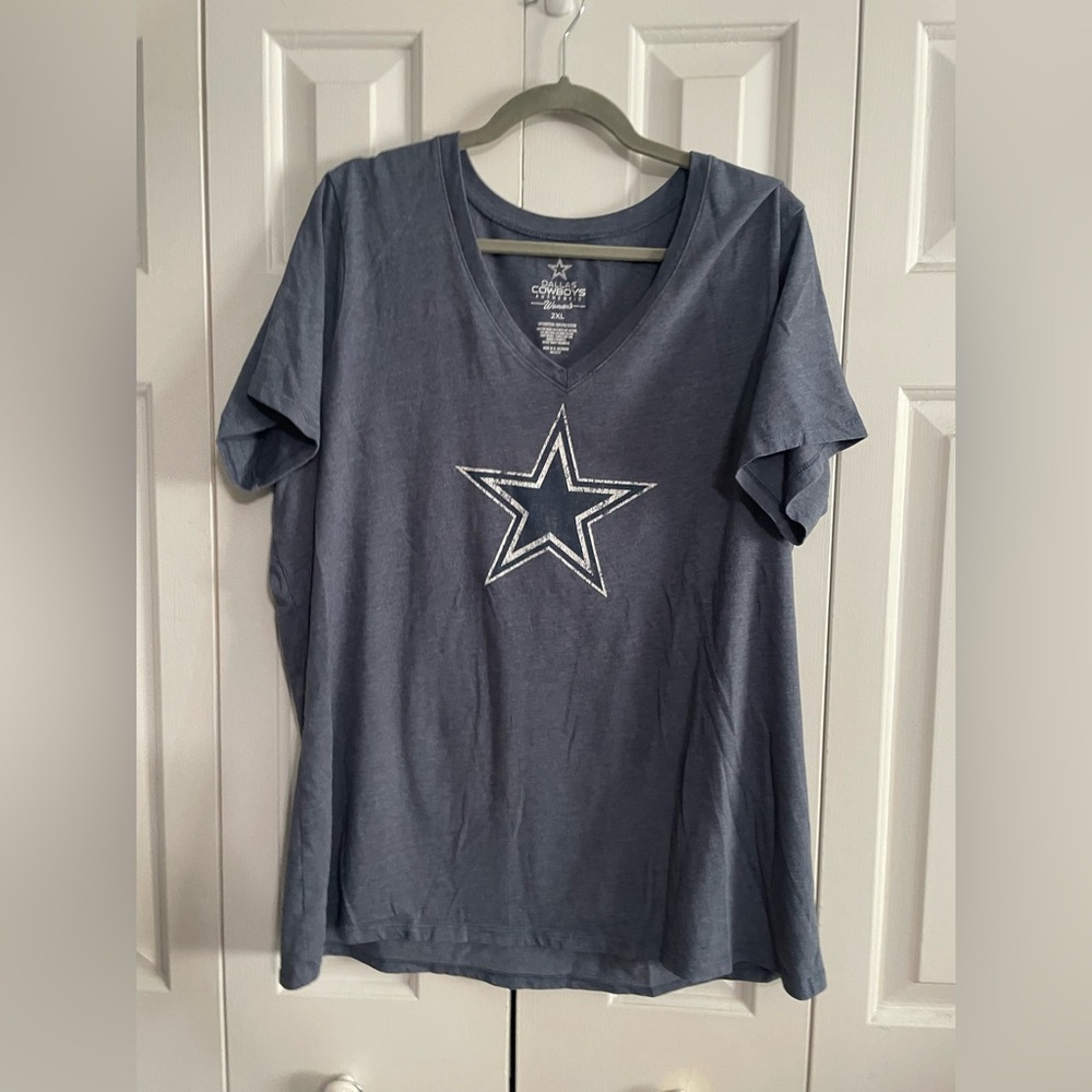 Dallas Cowboys 2x women’s v-neck T-shirt